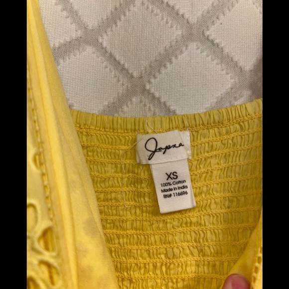 Yellow lace shorts romper with adjustable straps - Picture 2 of 4